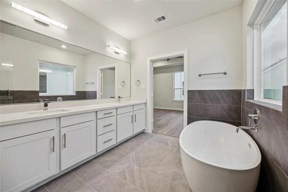 Photo of 3055 Hicks Street