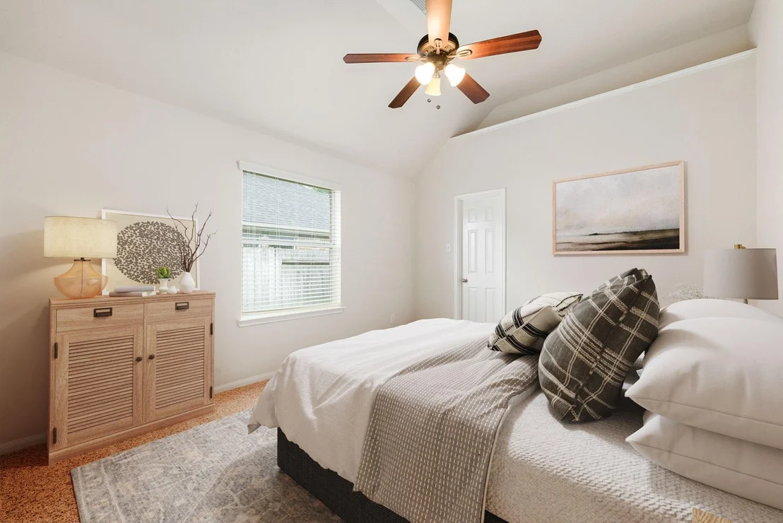 Photo of 2810 Firecrest