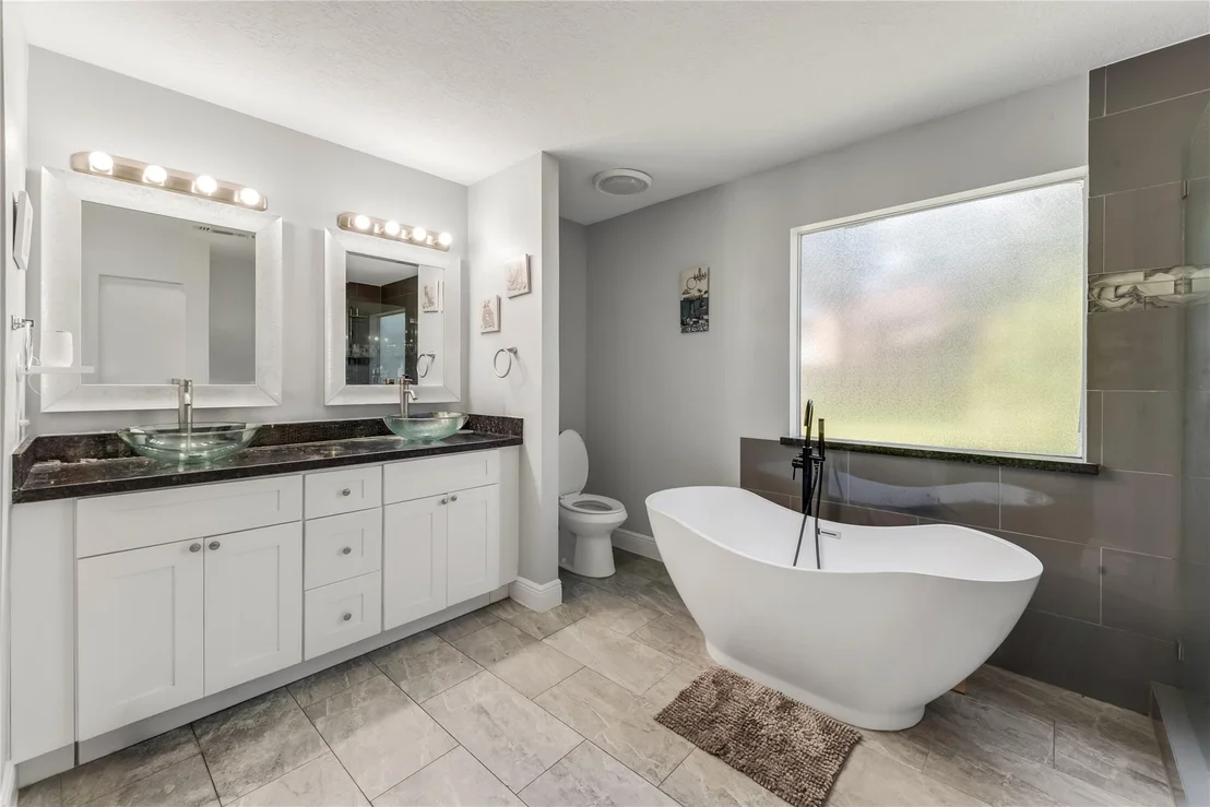 Photo of 18318 Oakhampton Drive