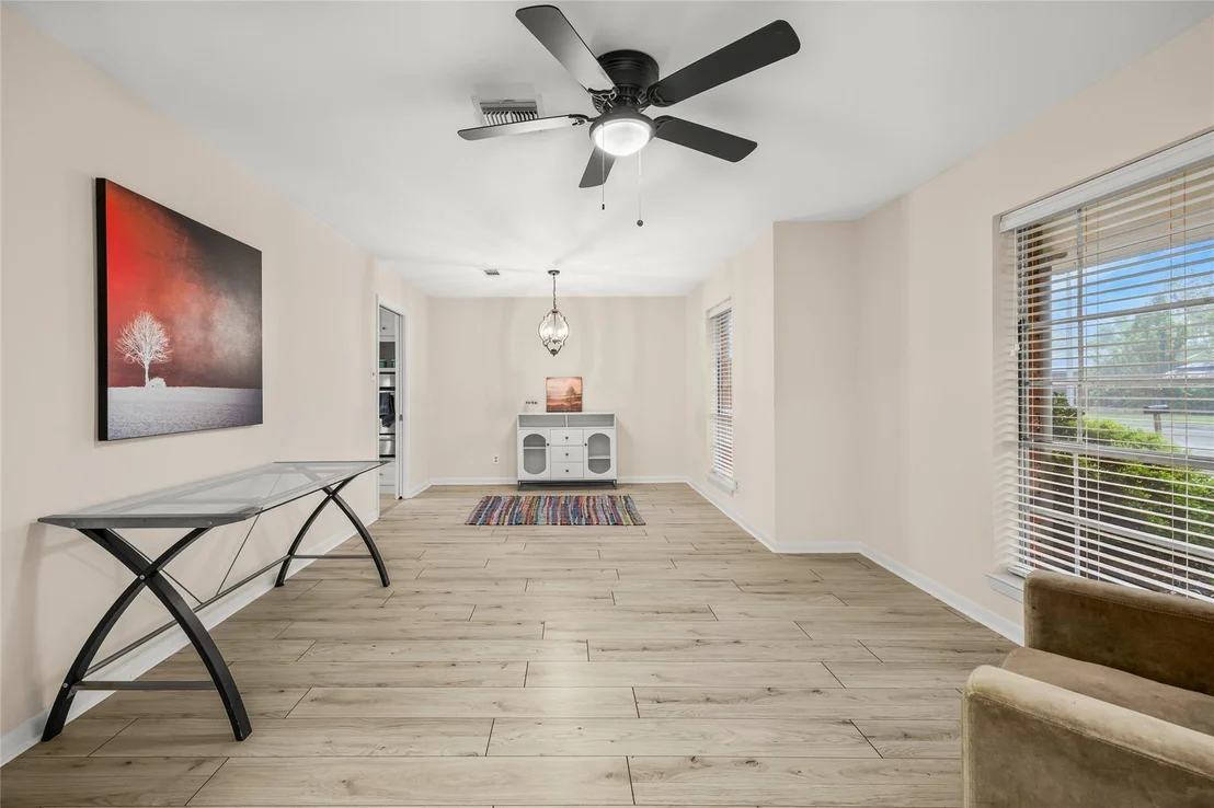 Photo of 1607 Buescher Drive