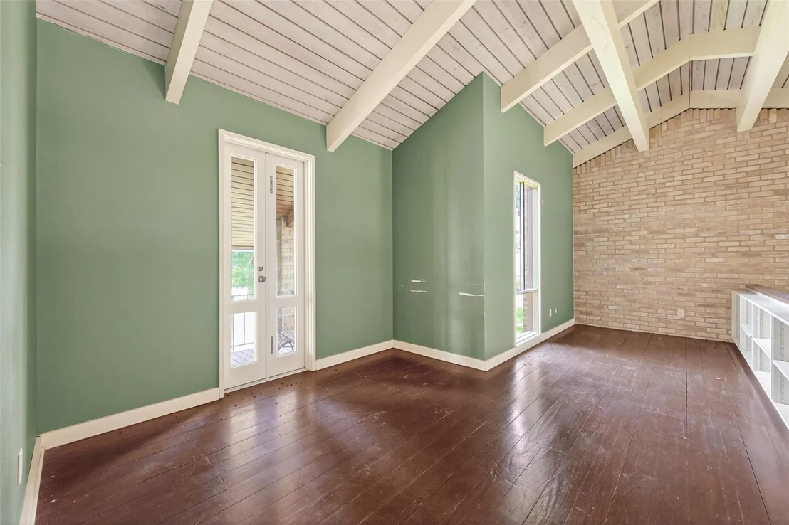 Photo of 219 Cardinal Drive