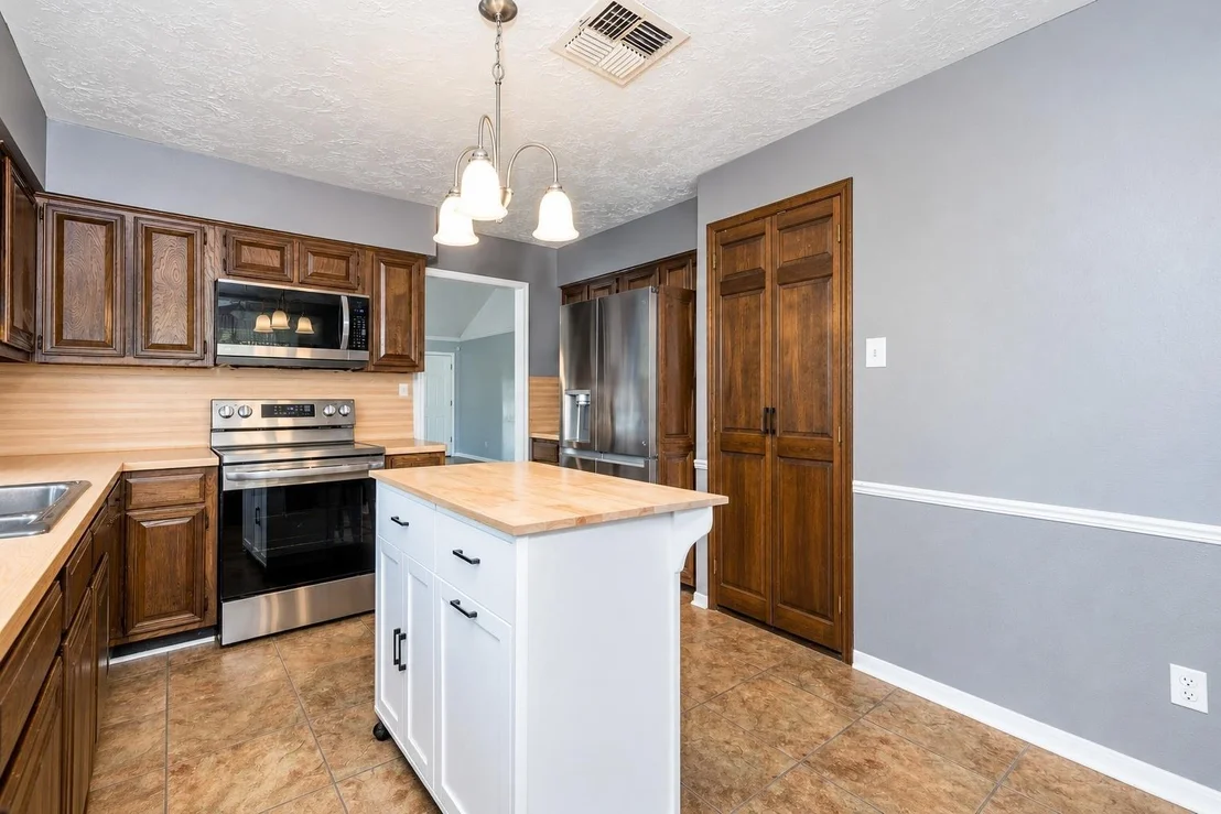 Photo of 7119 Sandy Knolls Drive