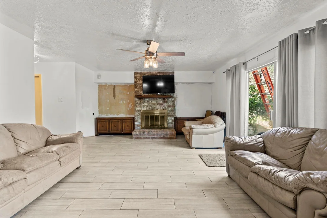 Photo of 8506 Rivercross Road