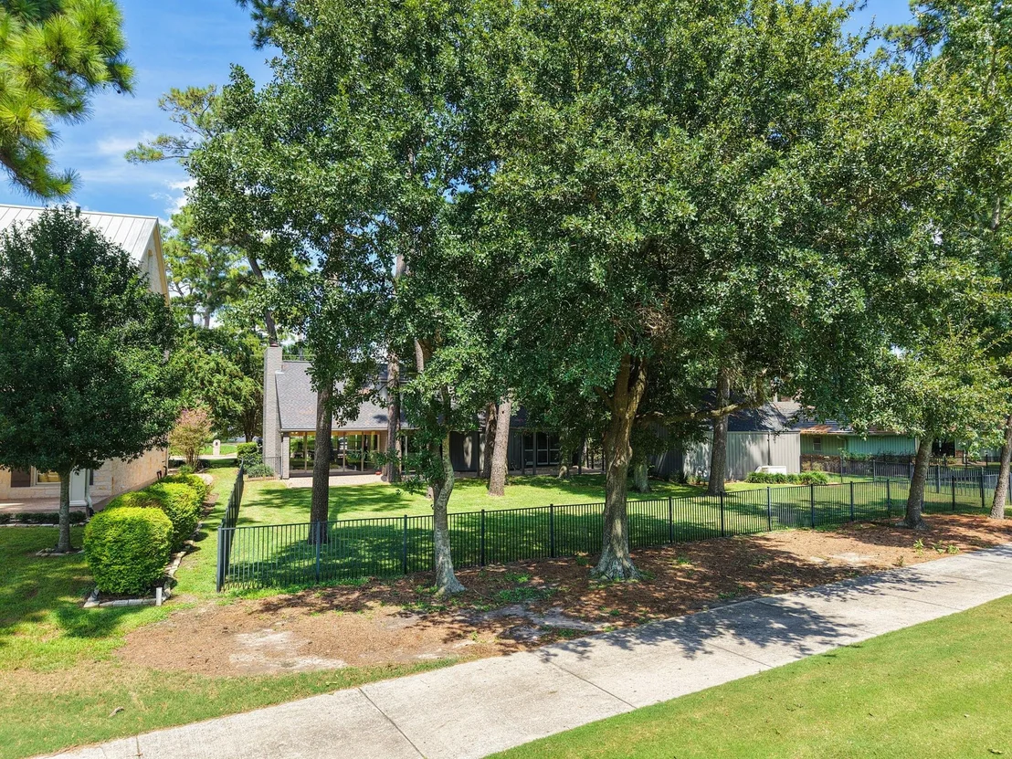 Photo of 6003 Bermuda Dunes Drive