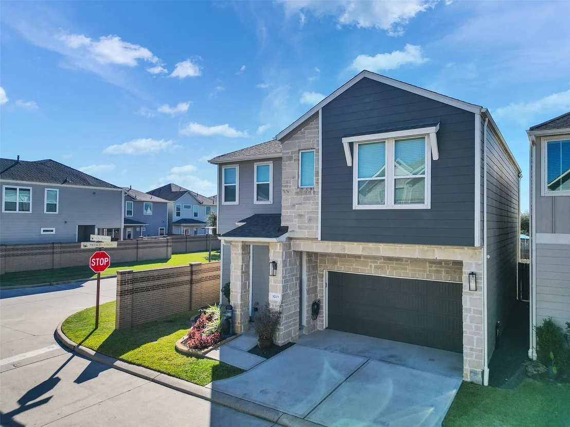 Photo of 3203 Cache Crossing Drive