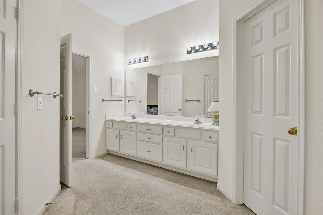 Photo of 6031 Skyhaven Lane