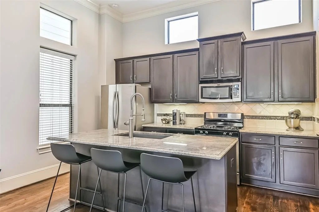 Photo of 2425 Polk Street