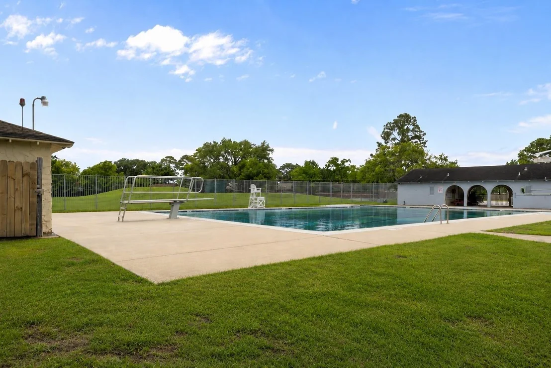 Photo of 16119 La Avenida Drive
