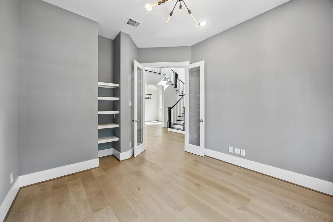 Photo of 8558 Ridgepoint Drive