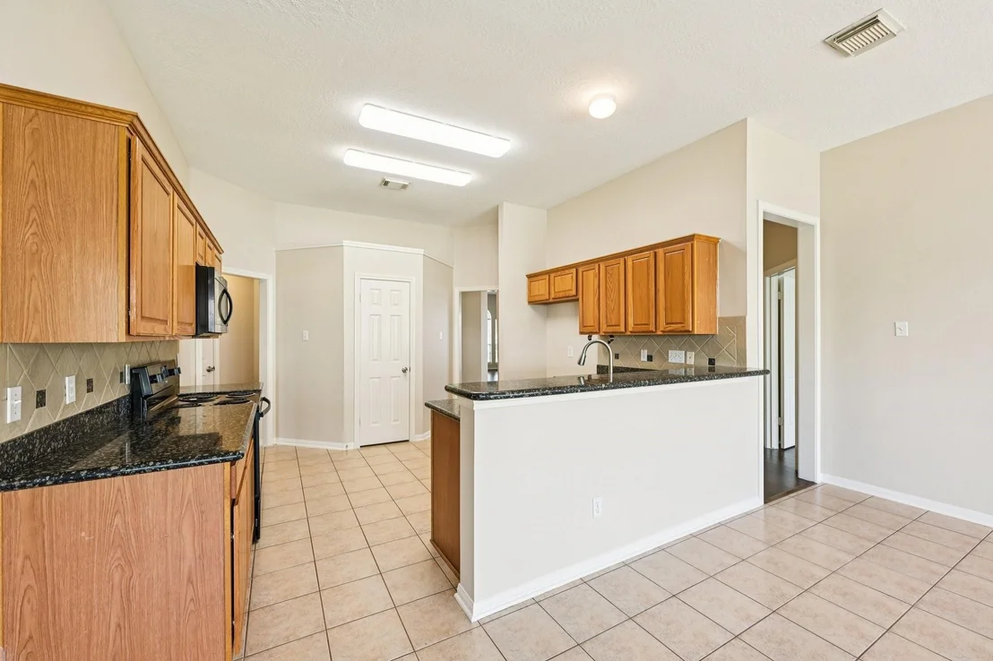 Photo of 1023 E Hampton Drive