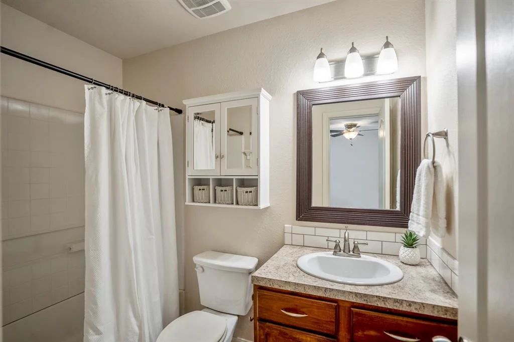 Photo of 4618 Oak Laurel Lane