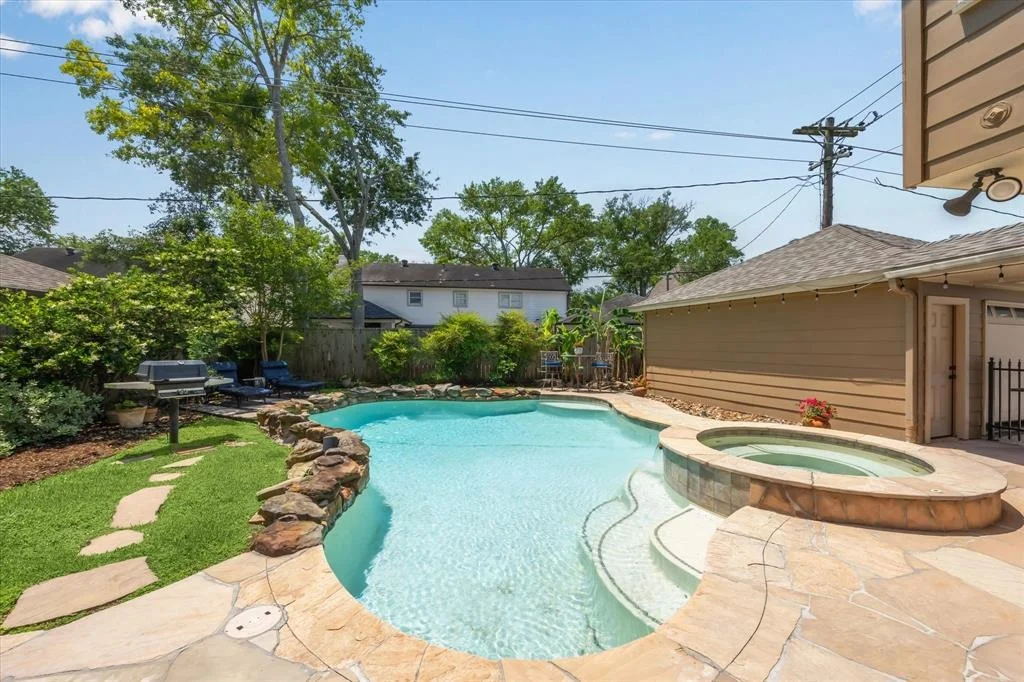 Photo of 14843 Oak Bend Drive