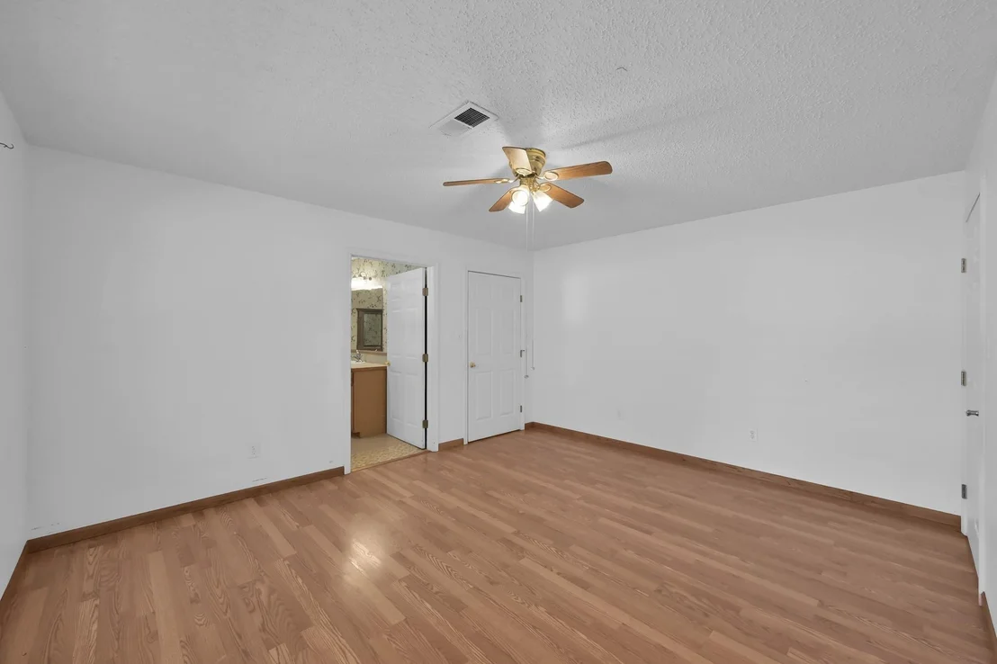 Photo of 121 Magnolia Boulevard