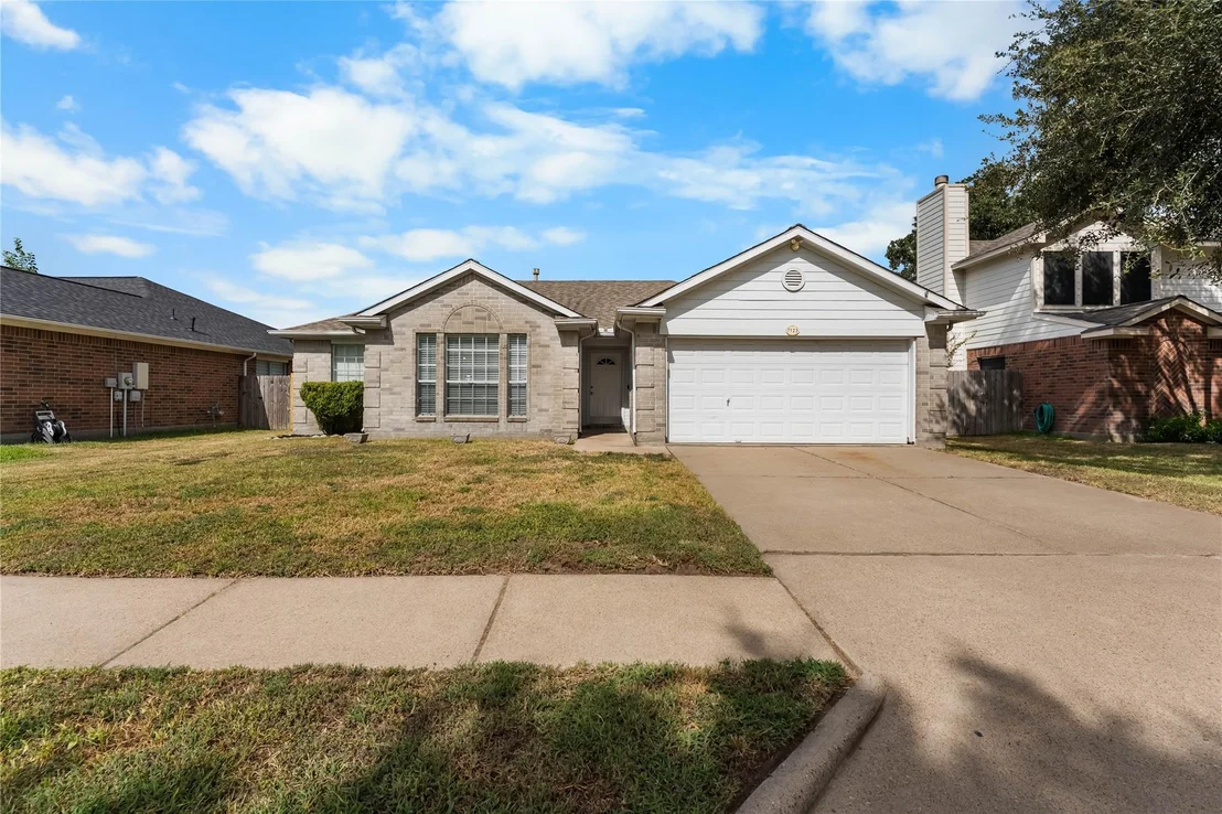 Photo of 7123 Pheasant Grove Drive