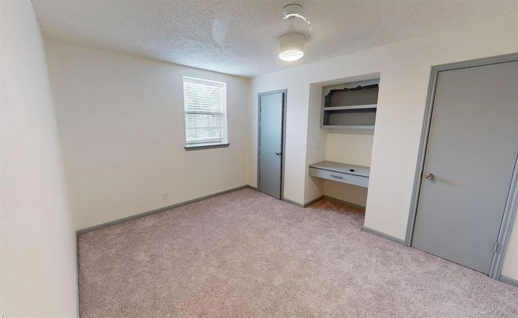 Photo of 129 White Oak Drive