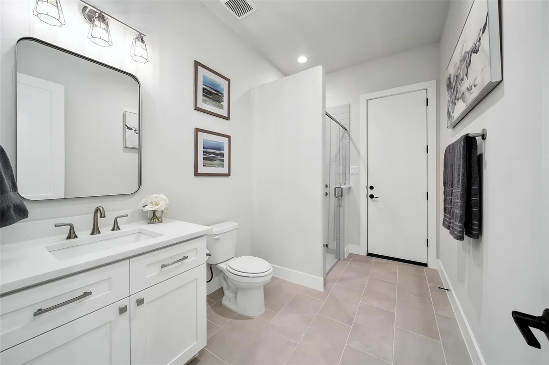 Photo of 16011 Bonjour Boulevard