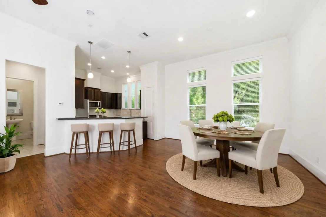 Photo of 8926 Lakeshore Bend Drive