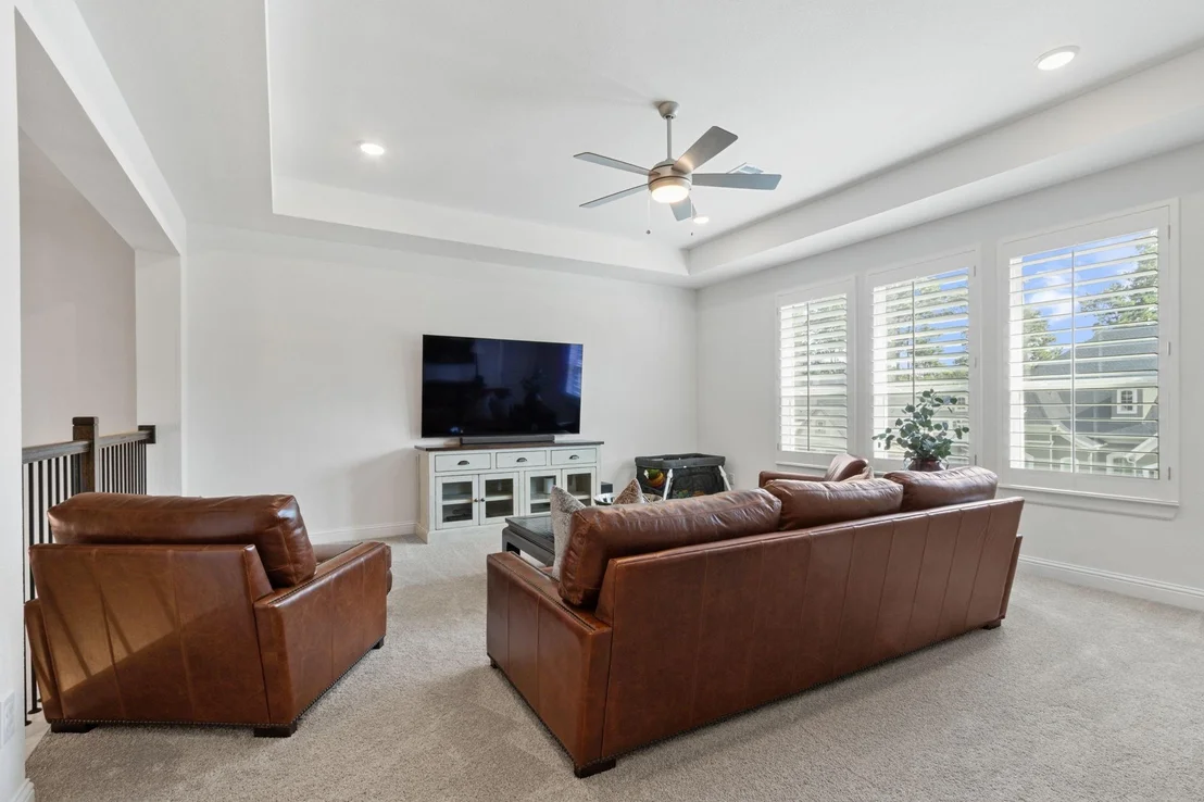 Photo of 902 Falcon Hollow Lane