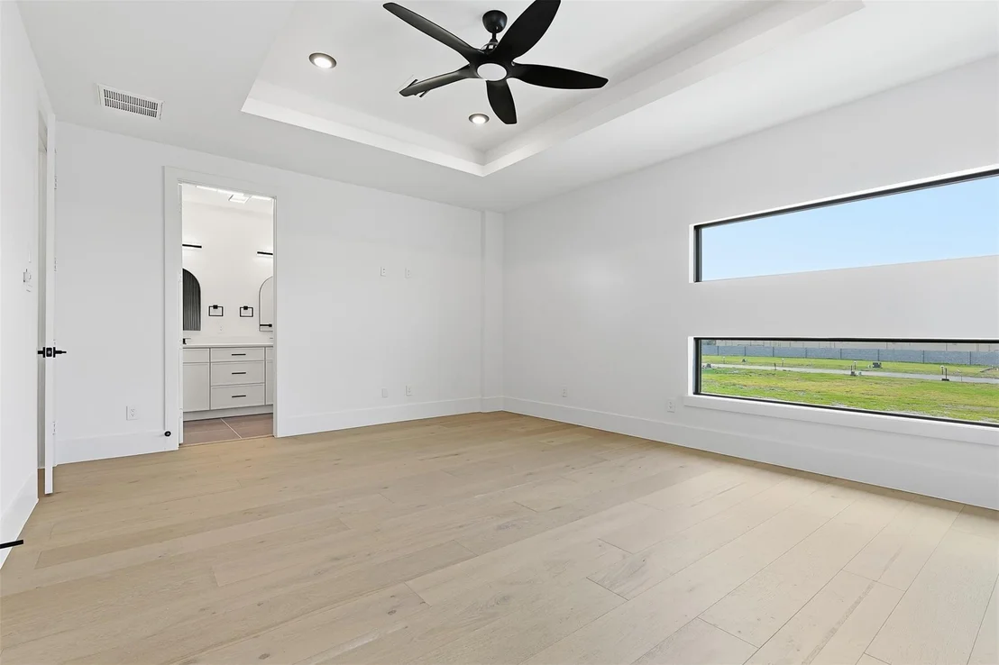 Photo of 619 Rolling Oaks