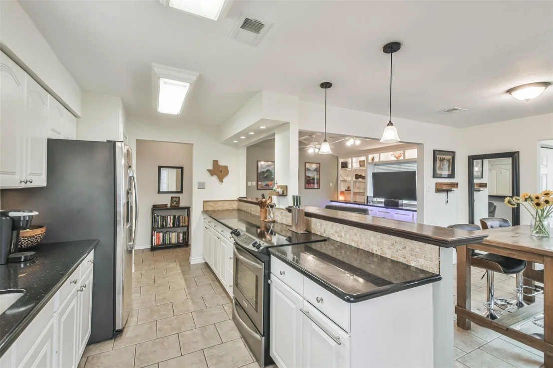 Photo of 10502 Deval Drive