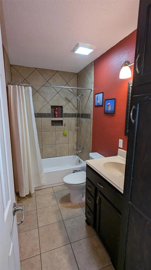 Photo of 4413 N Heron Drive