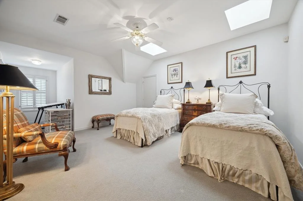 Photo of 3633 Overbrook Lane