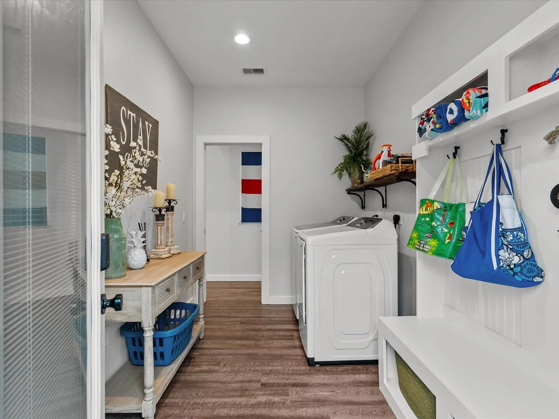 Photo of 822 W 2nd Street