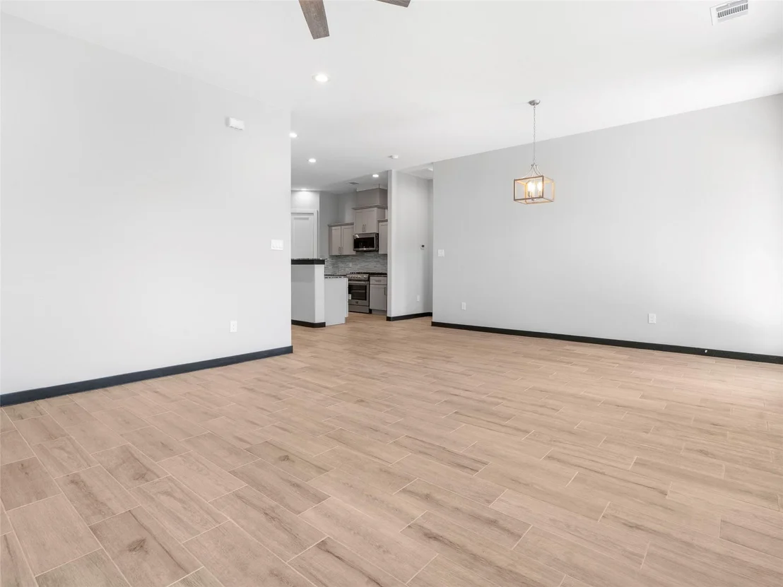 Photo of 209 Silverleaf Street