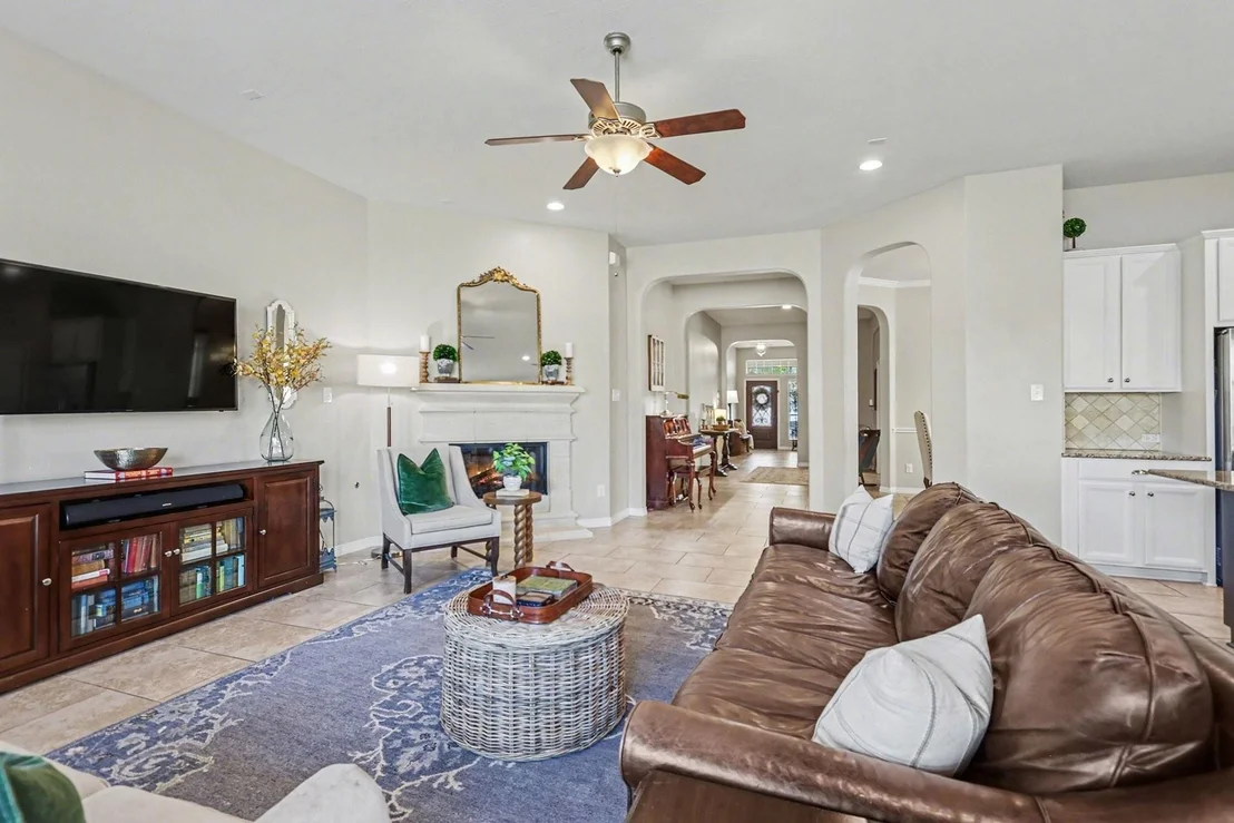 Photo of 27006 Cliff Pointe Lane