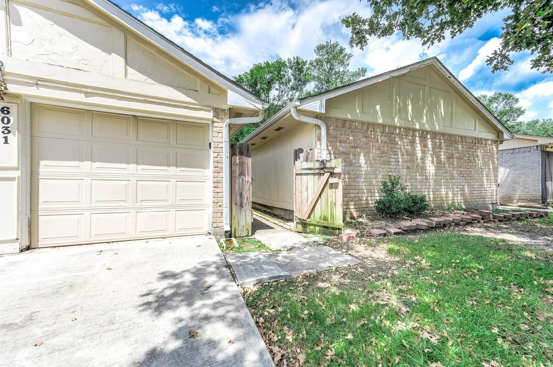 Photo of 6031 Crooked Post Road