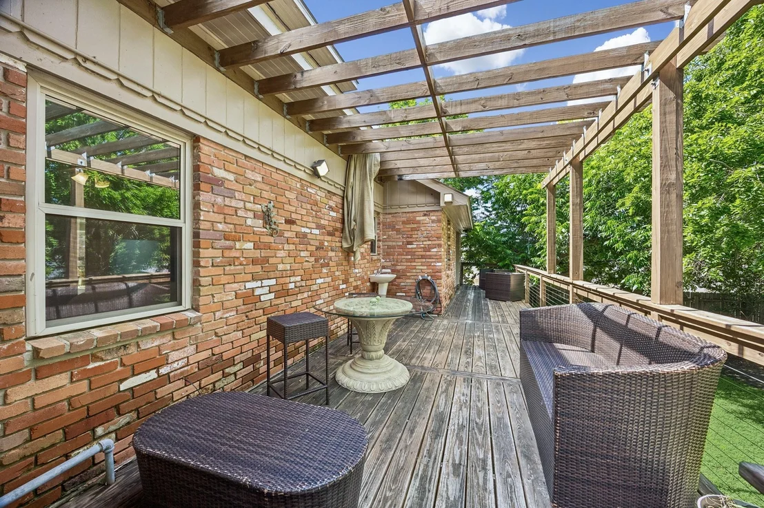 Photo of 9703 Oasis Drive