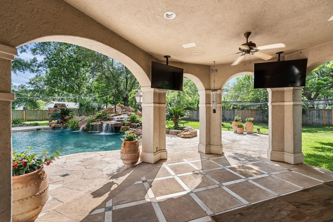 Photo of 835 Echo Lane
