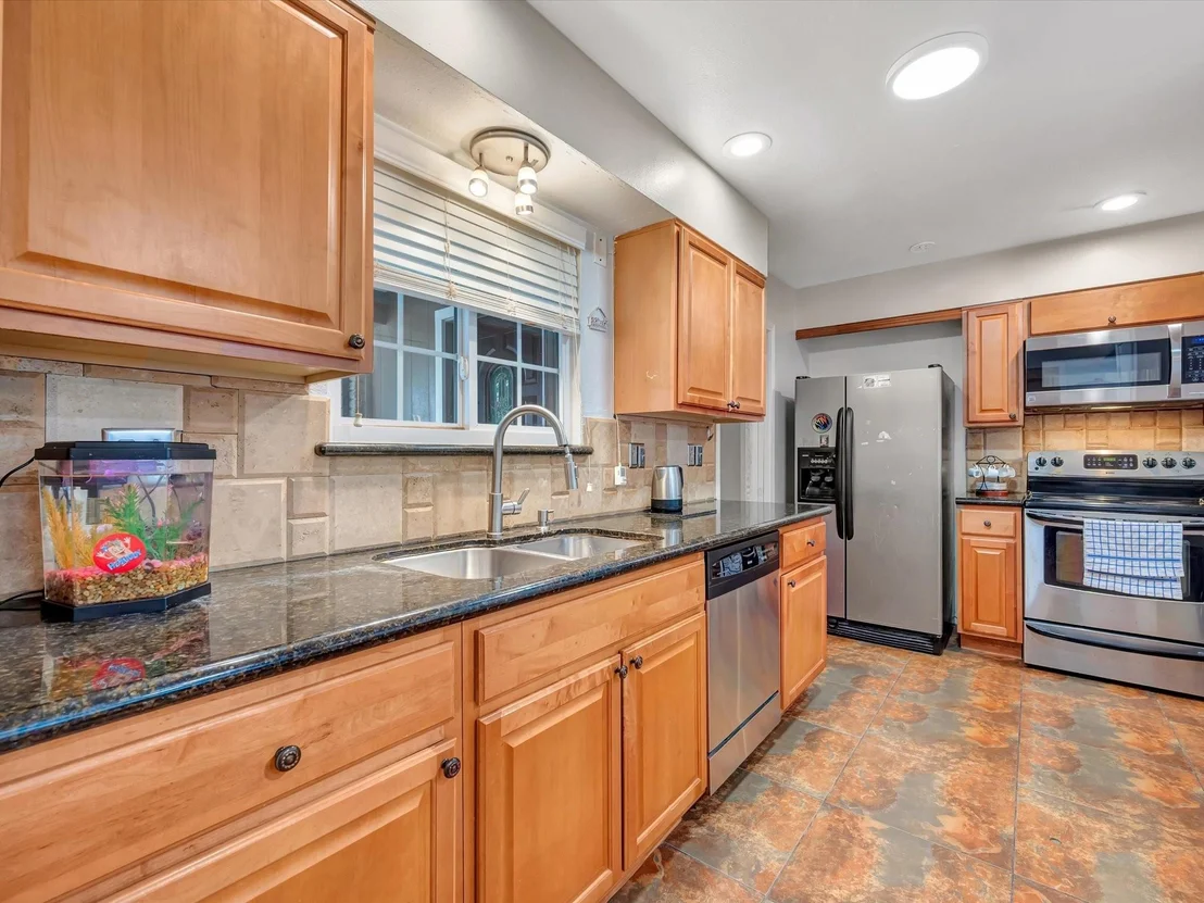 Photo of 1615 Redway Lane