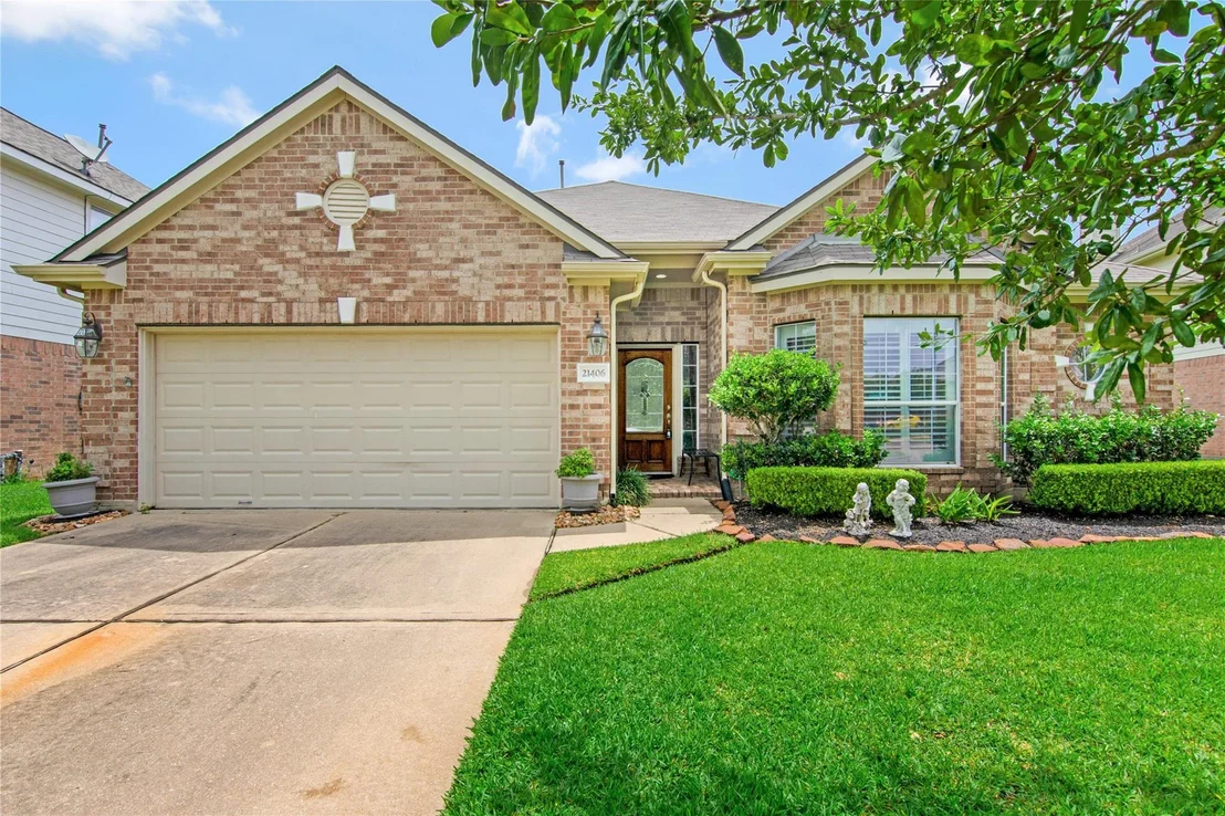 Photo of 21406 Avalon Queen Drive