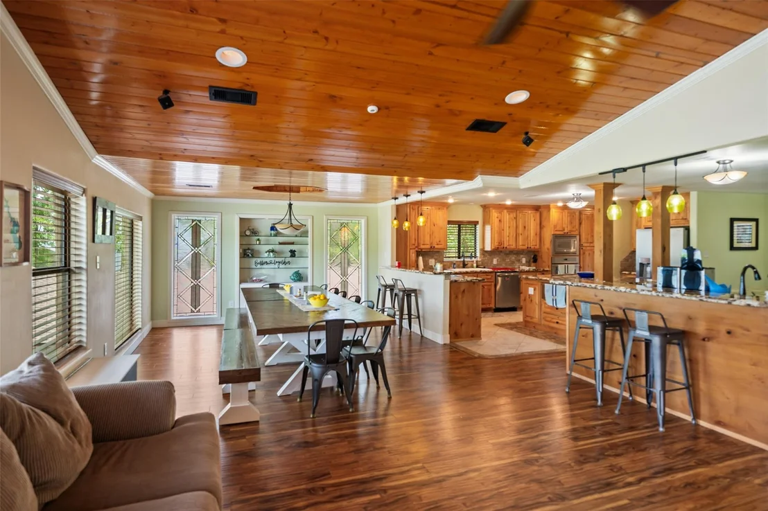 Photo of 121 Holiday Lane