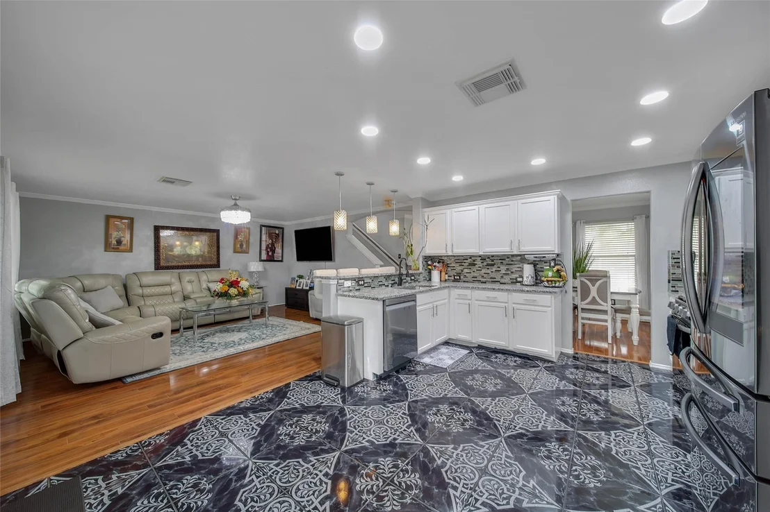 Photo of 711 Remwick Dr
