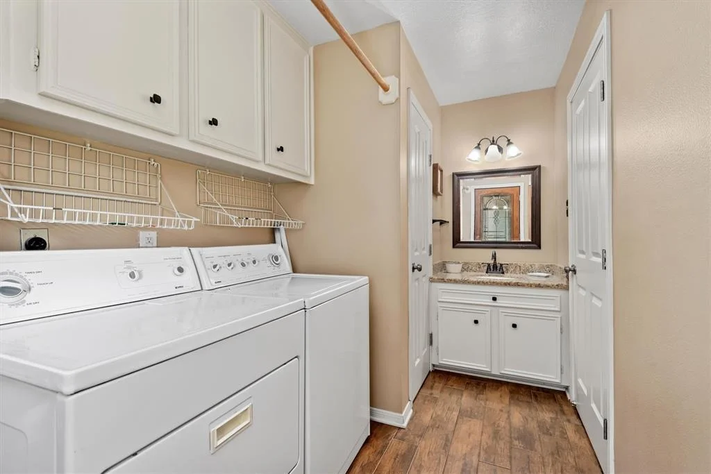 Photo of 18022 Longcliffe Drive