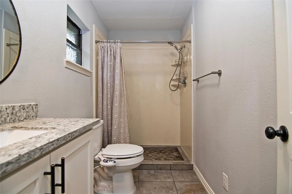 Photo of 2410 Valley Drive