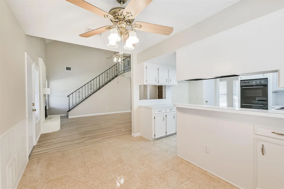 Photo of 9314 Roos Road