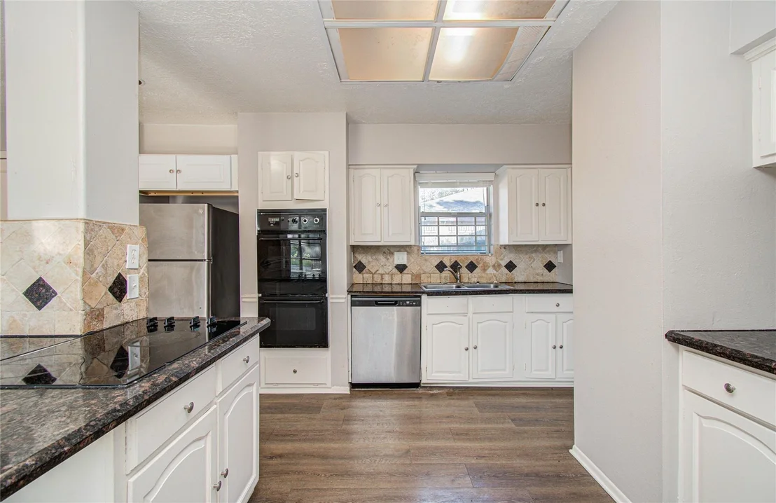 Photo of 9430 Claridge Drive
