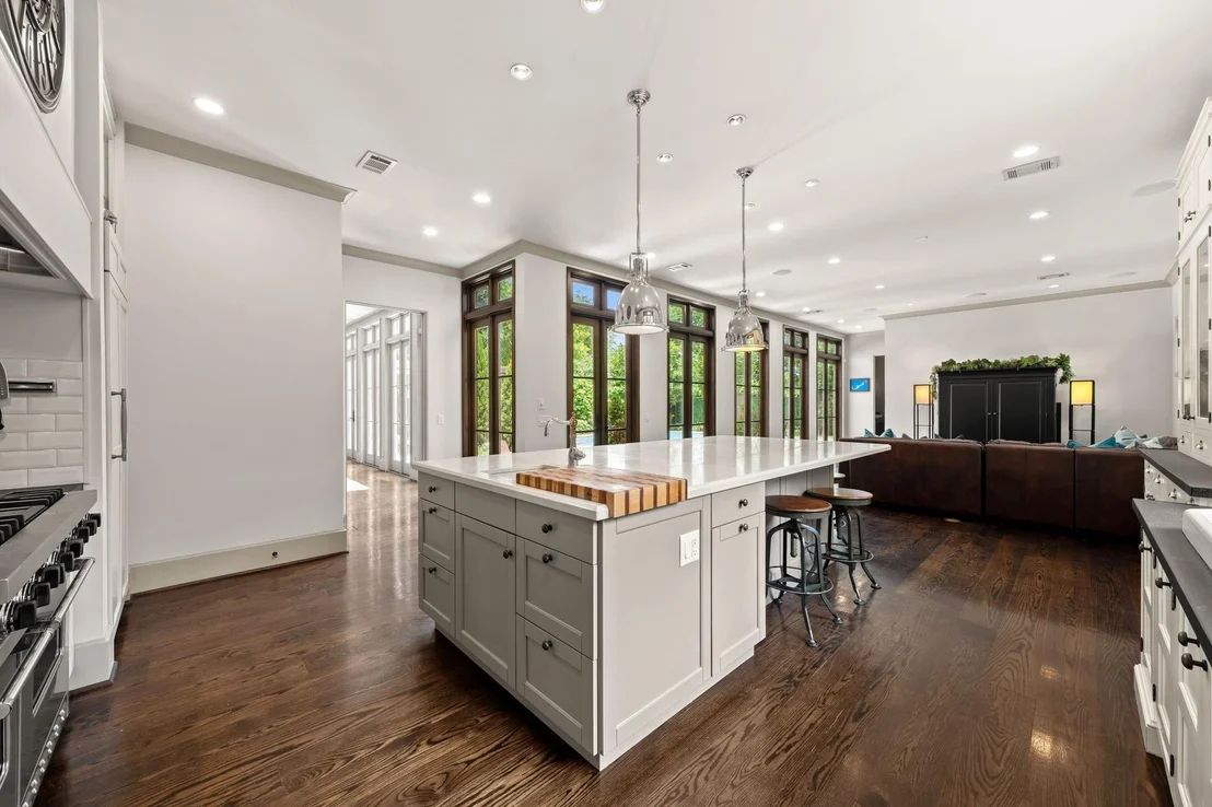 Photo of 1116 Danbury Road
