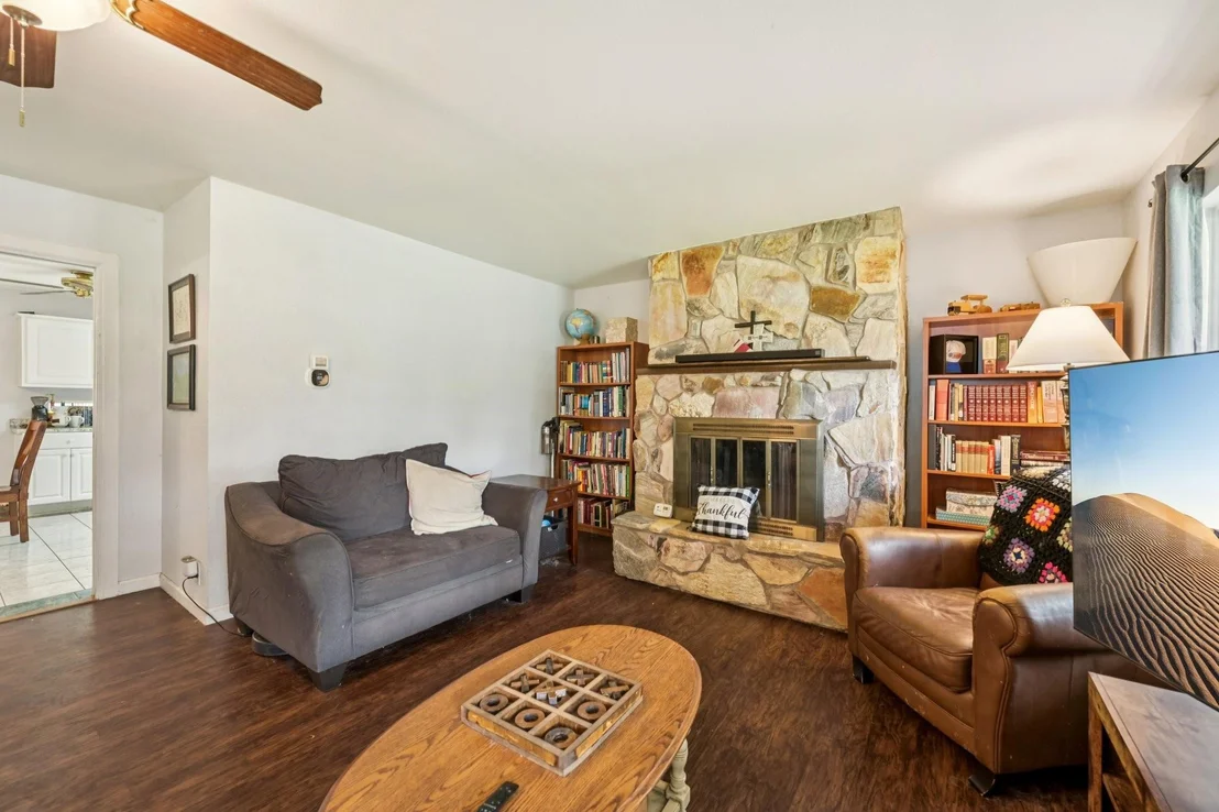 Photo of 3036 Crest Drive