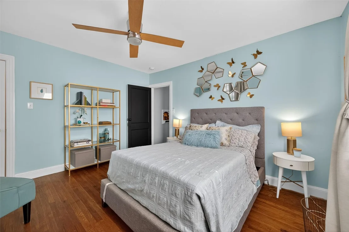 Photo of 5223 Clay Street