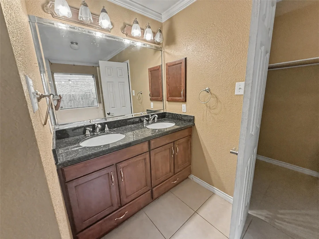 Photo of 914 Chase Creek Circle