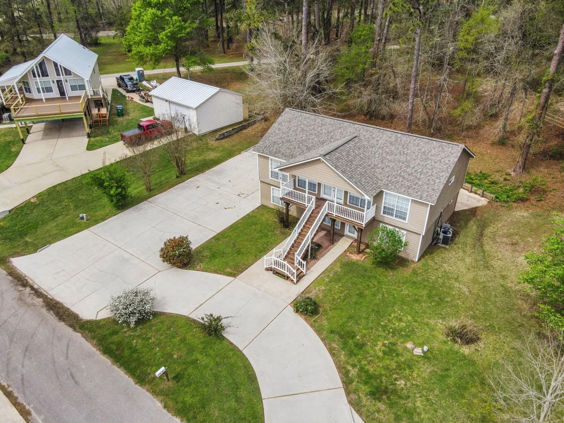 Photo of 360 Holiday Lane