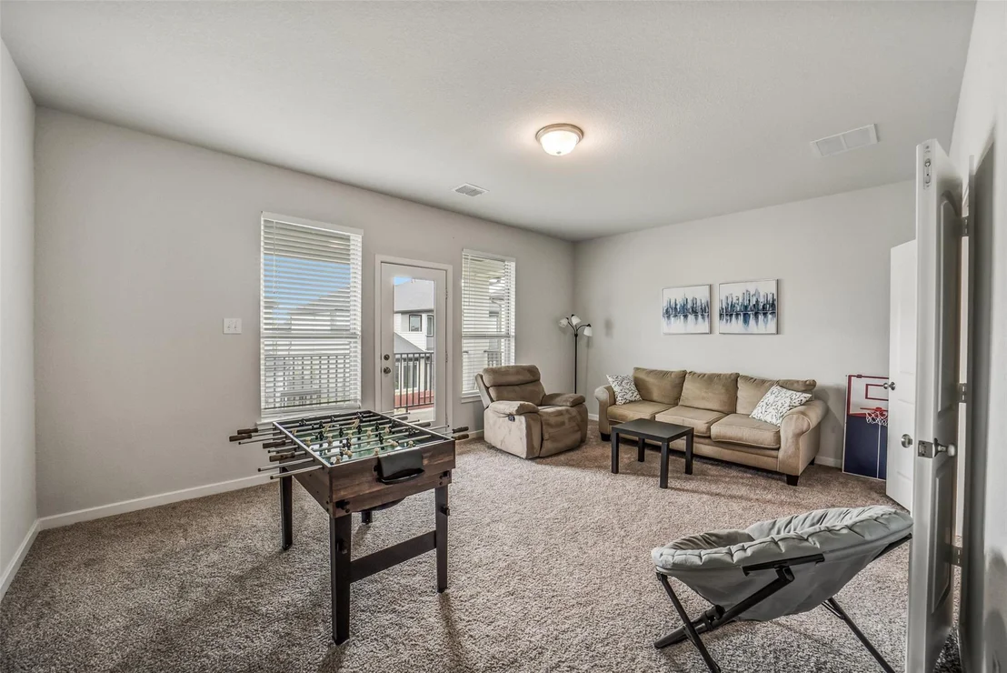 Photo of 9210 Lowell Cliff Drive
