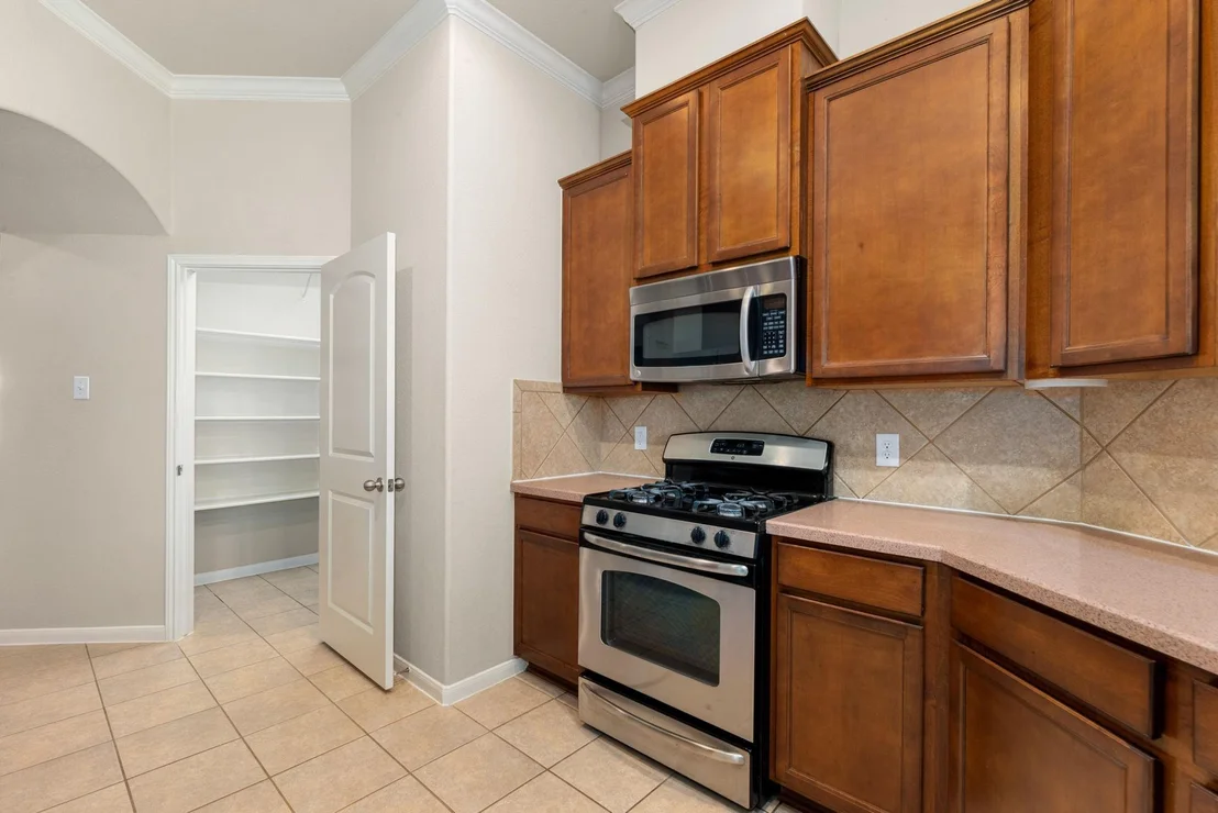 Photo of 2911 Empire Oaks Lane