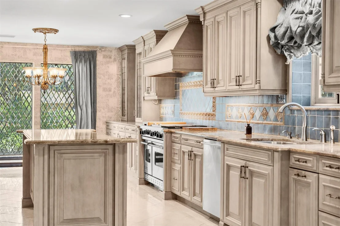 Photo of 6106 Larkmount Drive