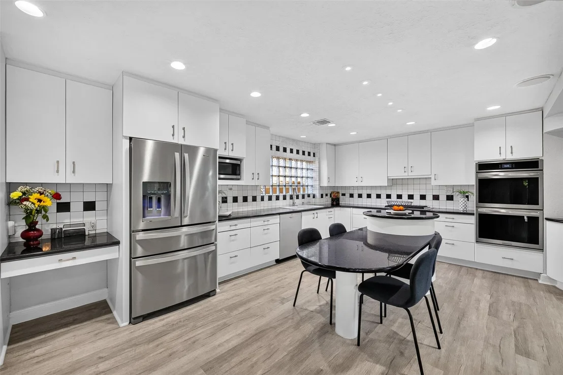 Photo of 1003 Villa Court Drive