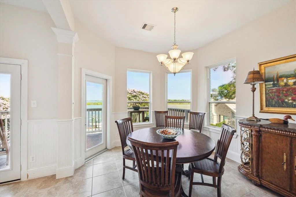 Photo of 18607 Upper Bay Road Road